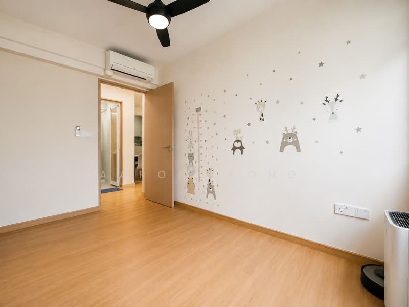 Near to Upcoming Tampines North Mrt and Mall, Renovated 5 Room Flat, , 3 Bedrooms, 1,216 sqft, HDB Flat For Sale, by Aaron Leong, 500205112 - Interior - PropertyGuru.com.sg