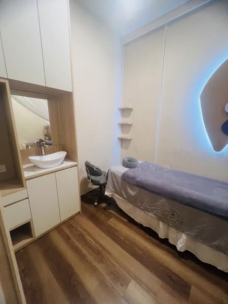 The Central, 6 Eu Tong Sen Street, 1,133 sqft, Mall Shop For Rent, by June Wang, 500205113 - Interior - CommercialGuru.com.sg