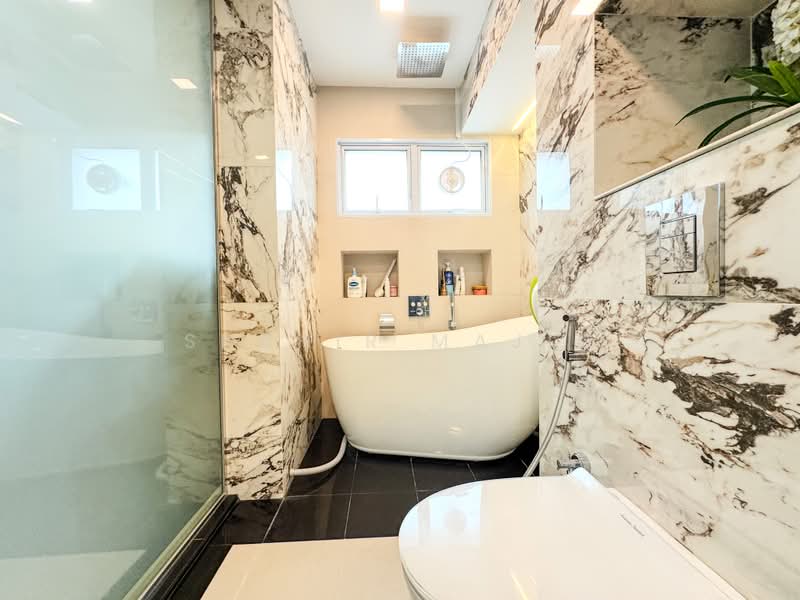 756 Pasir Ris Street 71, 756 Pasir Ris Street 71, 4 Bedrooms, 1,367 sqft, HDB Flat For Sale, by Shahir Majid, 500205124 - Bathroom - PropertyGuru.com.sg