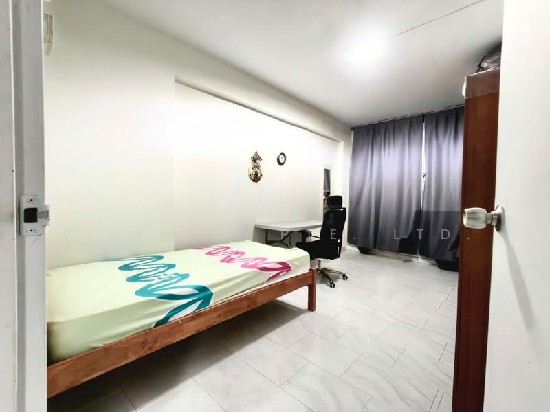 936 Tampines Avenue 5, 936 Tampines Avenue 5, 3 Bedrooms, 1,119 sqft, HDB Flat For Rent, by CLARENCE LIANG, 500205135 - Bedroom - PropertyGuru.com.sg
