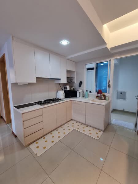 Waterview, 75 Tampines Avenue 1, 2 Bedrooms, 926 sqft, Condominium For Sale, by Ken Lee, 500205143 - Kitchen - PropertyGuru.com.sg