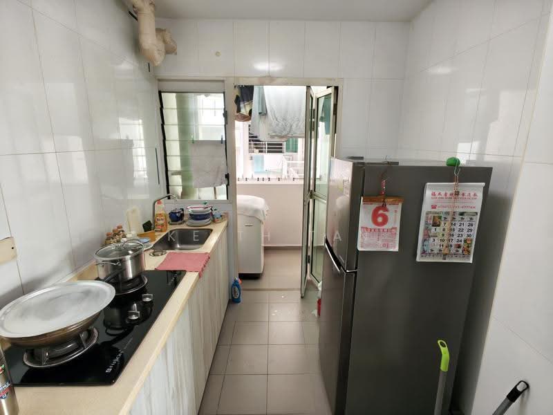 670C Edgefield Plains, 670C Edgefield Plains, Hougang / Punggol / Sengkang, 2 Bedrooms, 732 sqft, HDB Flat For Sale, by Keith Tan, 500205155 - Kitchen - PropertyGuru.com.sg