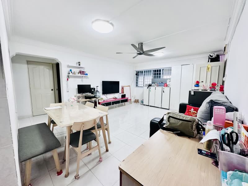 508 Bedok North Avenue 3, 508 Bedok North Avenue 3, 3 Bedrooms, 990 sqft, HDB Flat For Sale, by Aaron Loon, 500205179 - Living Room - PropertyGuru.com.sg