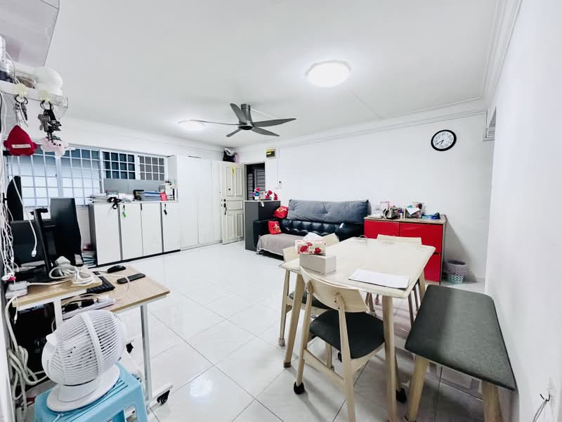 508 Bedok North Avenue 3, 508 Bedok North Avenue 3, 3 Bedrooms, 990 sqft, HDB Flat For Sale, by Aaron Loon, 500205179 - Living Room - PropertyGuru.com.sg