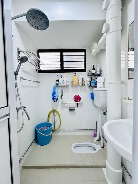 508 Bedok North Avenue 3, 508 Bedok North Avenue 3, 3 Bedrooms, 990 sqft, HDB Flat For Sale, by Aaron Loon, 500205179 - Bathroom - PropertyGuru.com.sg