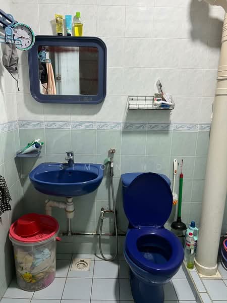21 Jalan Membina, 21 Jalan Membina, Room Rental, 100 sqft, HDB Flat For Rent, by Simon Ho, 500205181 - Bathroom - PropertyGuru.com.sg