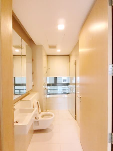 Soleil @ Sinaran, 6 Sinaran Drive, 4 Bedrooms, 1,722 sqft, Condominium For Rent, by Meilinda Soetedjo, 500205189 - Bathroom - PropertyGuru.com.sg