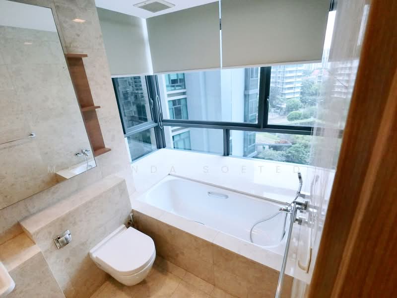 Soleil @ Sinaran, 6 Sinaran Drive, 4 Bedrooms, 1,722 sqft, Condominium For Rent, by Meilinda Soetedjo, 500205189 - Bathroom - PropertyGuru.com.sg