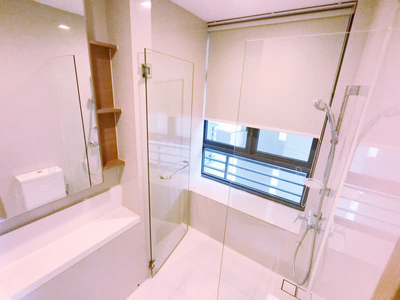 Soleil @ Sinaran, 6 Sinaran Drive, 4 Bedrooms, 1,722 sqft, Condominium For Rent, by Meilinda Soetedjo, 500205189 - Bathroom - PropertyGuru.com.sg