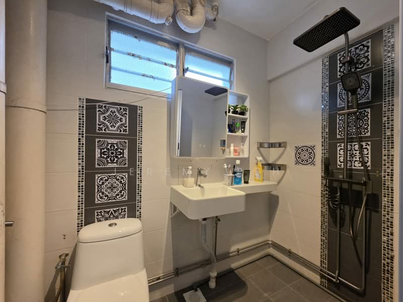 630 Pasir Ris Drive 3, 630 Pasir Ris Drive 3, 4 Bedrooms, 1,302 sqft, HDB Flat For Sale, by Jeremy Peh, 500205211 - Bathroom - PropertyGuru.com.sg