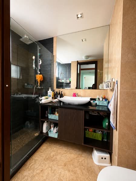 Blue Horizon, 21 West Coast Crescent, 2 Bedrooms, 958 sqft, Condominium For Sale, by Celia Chong 张瑂籣, 500205216 - Bathroom - PropertyGuru.com.sg