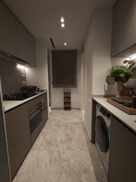 Dunearn House, 764 Dunearn Road, 3 Bedrooms, 872 sqft, Condominium For Sale, by Liz Toh, 500205221 - Kitchen - PropertyGuru.com.sg