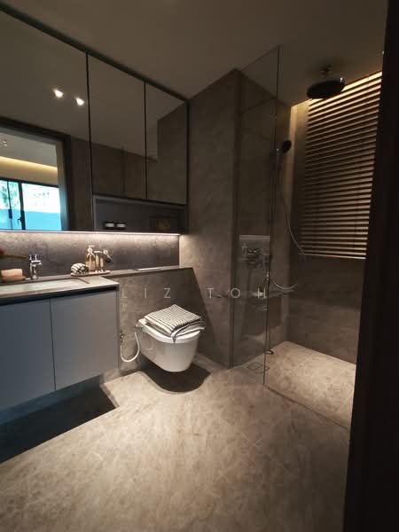 Dunearn House, 764 Dunearn Road, 3 Bedrooms, 872 sqft, Condominium For Sale, by Liz Toh, 500205221 - Bathroom - PropertyGuru.com.sg