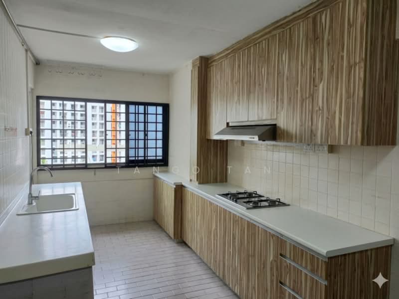 4 Teck Whye Avenue, 4 Teck Whye Avenue, 2 Bedrooms, 794 sqft, HDB Flat For Sale, by Tango Tan, 500205225 - Kitchen - PropertyGuru.com.sg