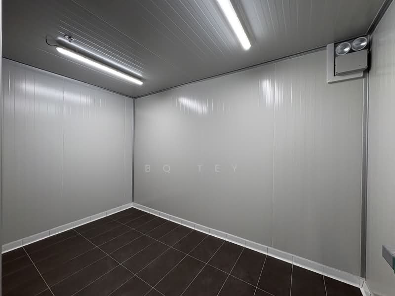 Bedok Food City, Bedok North Avenue 4, 392 sqft, Light Industrial (B1) For Rent, by BQ Tey, 500205236 - Interior - CommercialGuru.com.sg