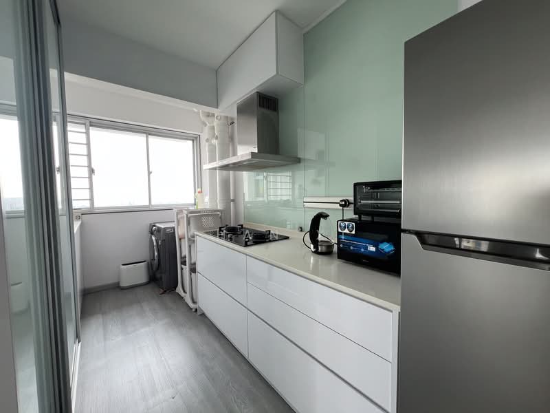 57 Teban Gardens Road, 57 Teban Gardens Road, 2 Bedrooms, 721 sqft, HDB Flat For Sale, by Chan Xi, 500205258 - Kitchen - PropertyGuru.com.sg
