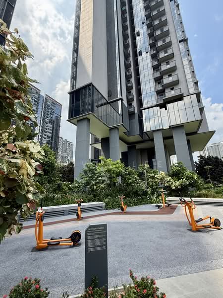 C.H.E.A.P! C.H.E.A.P! Luxurious 4 Bedrooms! Stunning Pool View! Move-in Condition!, Jalan Lempeng, 4 Bedrooms, 1,238 sqft, Condominium For Sale, by Alvin Lee, 500205259 - PropertyGuru.com.sg