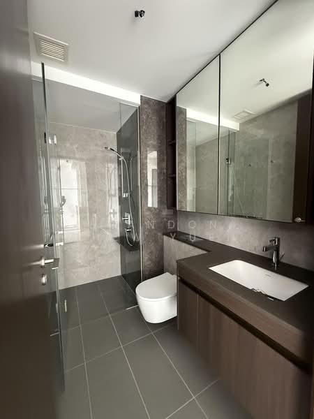 Tembusu Grand, 94 Jalan Tembusu, 2 Bedrooms, 667 sqft, Condominium For Sale, by Brandon Chew Yuen, 500205264 - Bathroom - PropertyGuru.com.sg