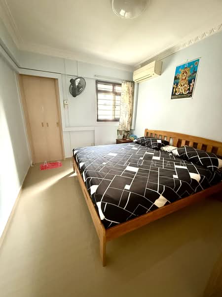 303 Clementi Avenue 4, 303 Clementi Avenue 4, 2 Bedrooms, 721 sqft, HDB Flat For Sale, by Latha Kannan, 500205268 - Bedroom - PropertyGuru.com.sg