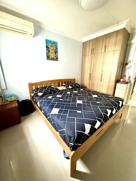 303 Clementi Avenue 4, 303 Clementi Avenue 4, 2 Bedrooms, 721 sqft, HDB Flat For Sale, by Latha Kannan, 500205268 - Bedroom - PropertyGuru.com.sg