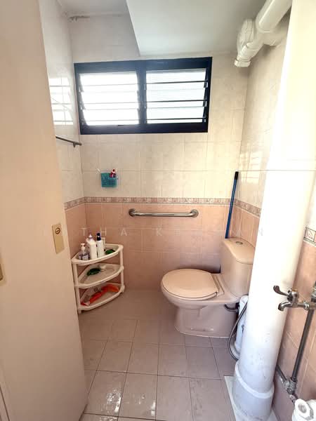 303 Clementi Avenue 4, 303 Clementi Avenue 4, 2 Bedrooms, 721 sqft, HDB Flat For Sale, by Latha Kannan, 500205268 - PropertyGuru.com.sg