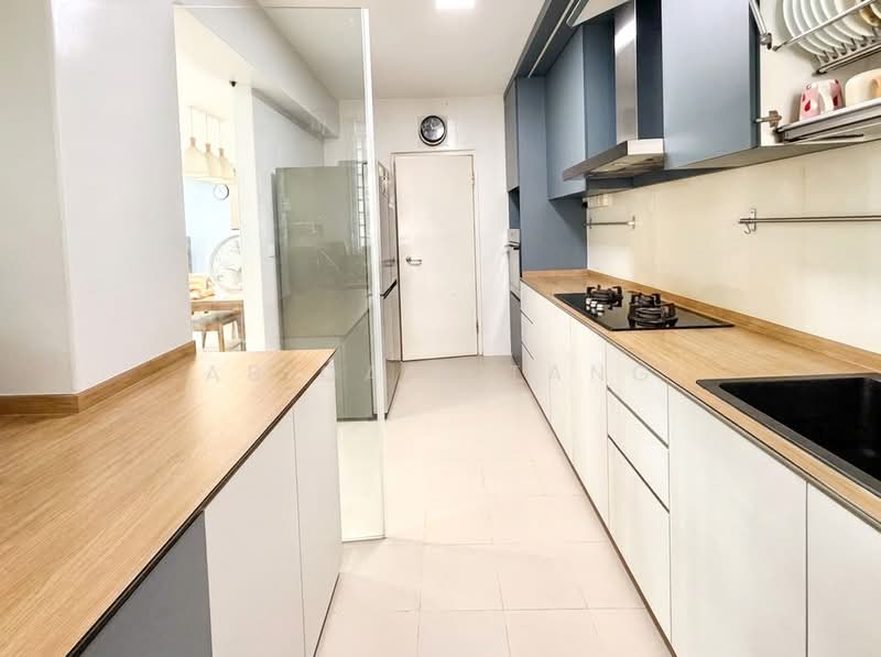 292B Bukit Batok East Avenue 6, 292B Bukit Batok East Avenue 6, 3 Bedrooms, 1,216 sqft, HDB Flat For Sale, by Abigail Tang, 500205287 - Kitchen - PropertyGuru.com.sg