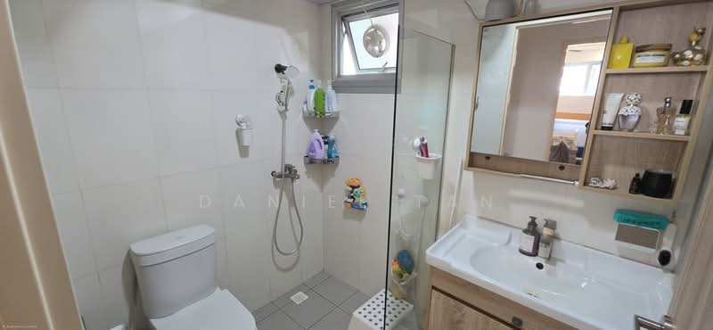231B Sumang Lane, 231B Sumang Lane, 3 Bedrooms, 1,001 sqft, HDB Flat For Sale, by Daniel Tan, 500205293 - Common Toilet - PropertyGuru.com.sg