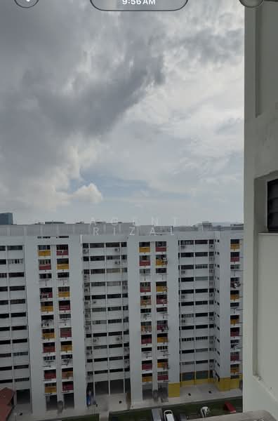 412 Pandan Gardens, 412 Pandan Gardens, 2 Bedrooms, 786 sqft, HDB Flat For Sale, by Agent Rizal, 500205307 - Exterior - PropertyGuru.com.sg