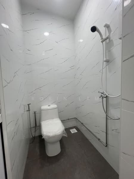 Prime location! Ground floor shop unit at River Valley Road for sale, River Valley Road, Kellock Road, Zion Road, 1,475 sqft, Shop / Shophouse For Sale, by Robin Lam, 500205330 - Bathroom - CommercialGuru.com.sg