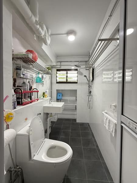 867 Woodlands Street 83, 867 Woodlands Street 83, 4 Bedrooms, 1,582 sqft, HDB Flat For Sale, by Carol Lee, 500205344 - Bathroom - PropertyGuru.com.sg