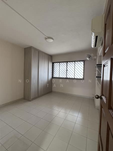 522 Hougang Avenue 6, 522 Hougang Avenue 6, 4 Bedrooms, 1,561 sqft, HDB Flat For Sale, by Noel DRAGON Tan, 500205349 - Bedroom - PropertyGuru.com.sg