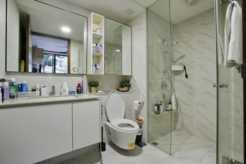 Le Quest, 6 Bukit Batok Street 41, 2 Bedrooms, 710 sqft, Condominium For Rent, by Johnny Chin, 500205352 - Bathroom - PropertyGuru.com.sg