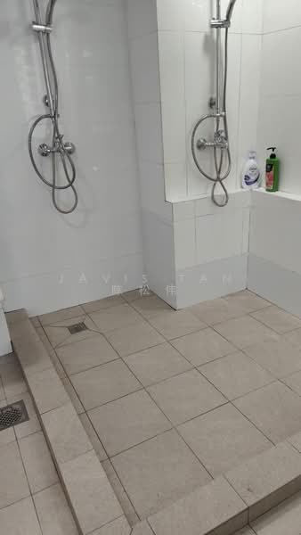 Cambridge Road, Cambridge Road, 5 Bedrooms, 3,306 sqft, Terraced House For Sale, by Javis Tan 陈松伟, 500205358 - Bathroom - PropertyGuru.com.sg