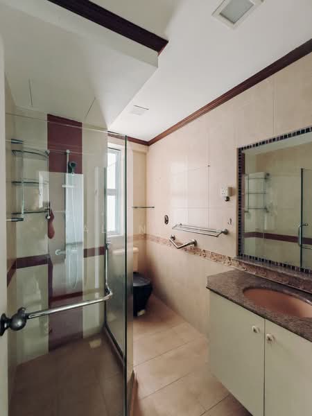 Lakepoint Condo, 2 Lakepoint Drive, 3 Bedrooms, 2,217 sqft, Condominium For Rent, by Alan Wee, 500205370 - Bathroom - PropertyGuru.com.sg