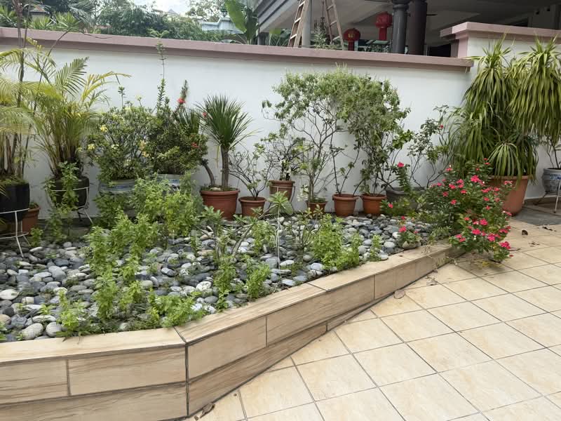 Pinewood Terrace, Pinewood Grove, 6 Bedrooms, 3,855 sqft, Terraced House For Sale, by Teo Alice, 500205374 - Garden - PropertyGuru.com.sg