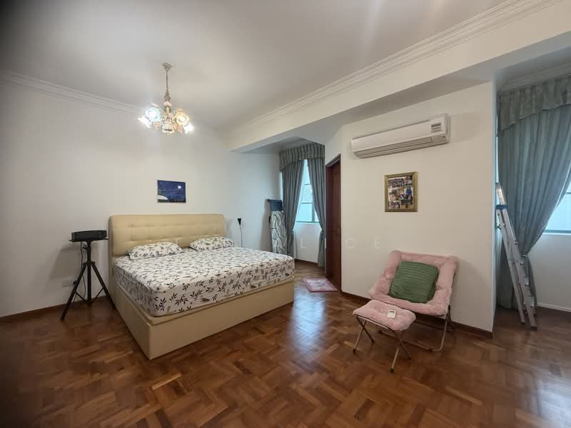 Pinewood Terrace, Pinewood Grove, 6 Bedrooms, 3,855 sqft, Terraced House For Sale, by Teo Alice, 500205374 - Bedroom - PropertyGuru.com.sg