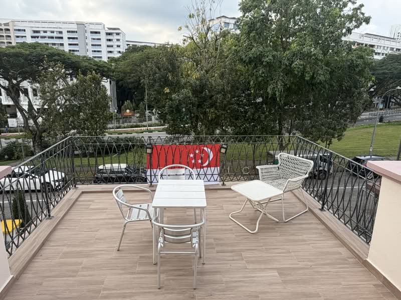 Pinewood Terrace, Pinewood Grove, 6 Bedrooms, 3,855 sqft, Terraced House For Sale, by Teo Alice, 500205374 - Balcony - PropertyGuru.com.sg