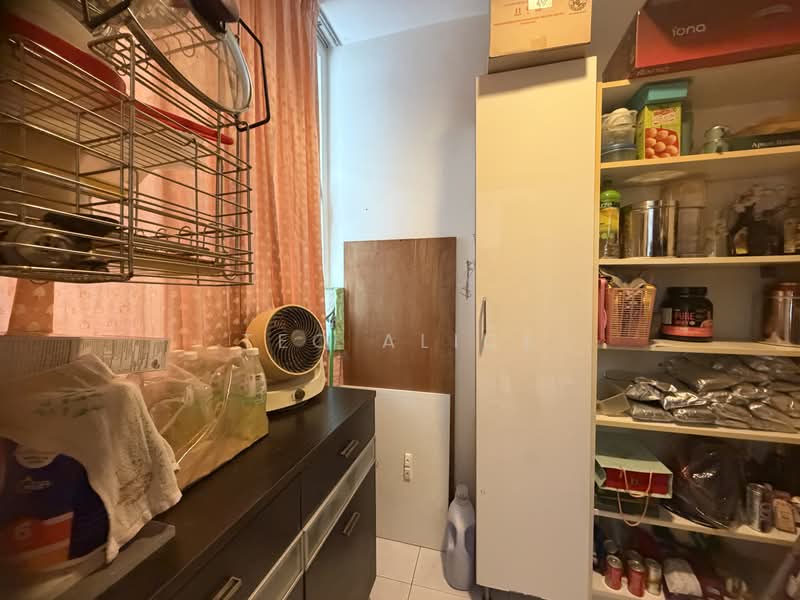 Pinewood Terrace, Pinewood Grove, 6 Bedrooms, 3,855 sqft, Terraced House For Sale, by Teo Alice, 500205374 - Kitchen - PropertyGuru.com.sg