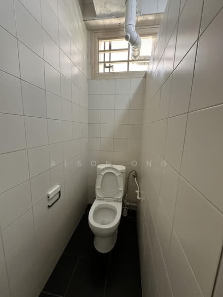 18 Tiong Bahru Road, 18 Tiong Bahru Road, 2 Bedrooms, 947 sqft, HDB Flat For Rent, by Alson Ong, 500205377 - Bathroom - PropertyGuru.com.sg