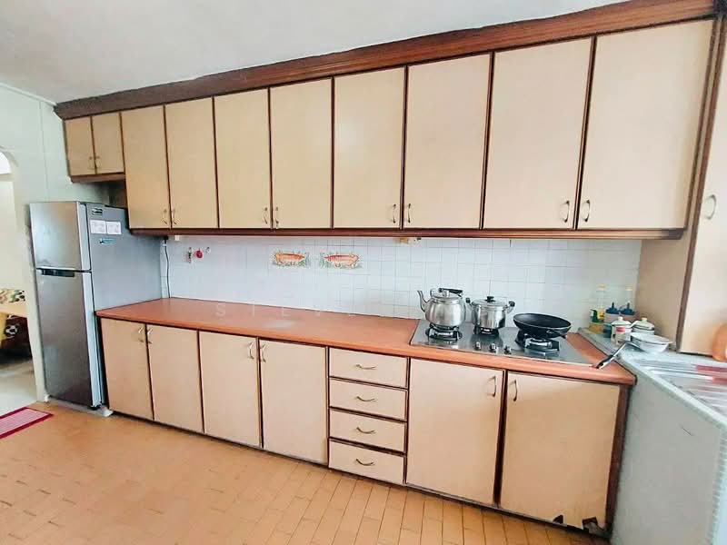 406 Sin Ming Avenue, 406 Sin Ming Avenue, 2 Bedrooms, 689 sqft, HDB Flat For Sale, by Steven NG, 500205384 - Kitchen - PropertyGuru.com.sg