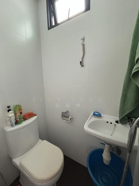 Esparina Residences, 113 Compassvale Bow, 3 Bedrooms, 1,066 sqft, Executive Condominium For Rent, by Zion Zhao 赵峻慷, 500205387 - Bathroom - PropertyGuru.com.sg