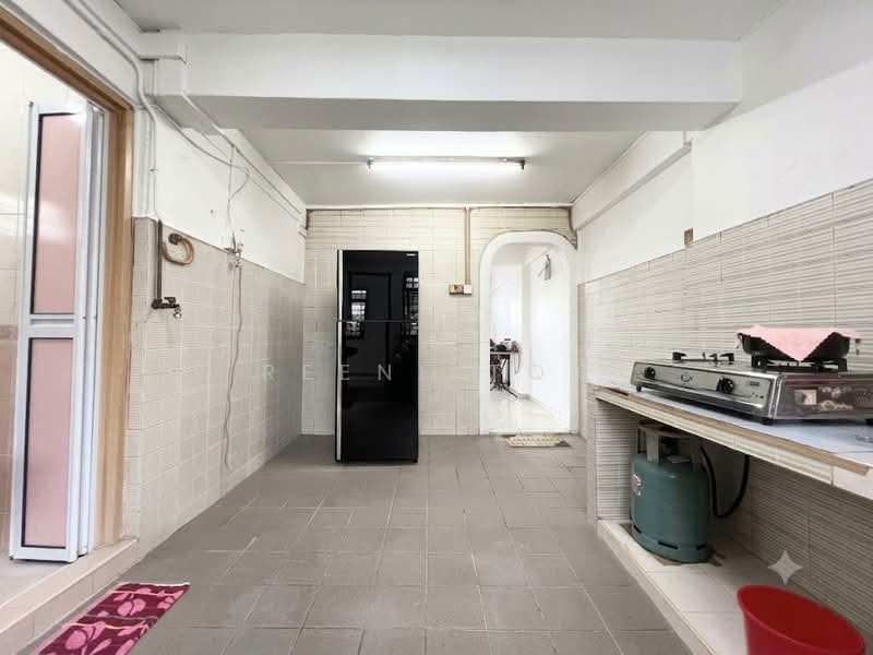 232 Lorong 8 Toa Payoh, 232 Lorong 8 Toa Payoh, 3 Bedrooms, 700 sqft, HDB Flat For Sale, by Reene Tok, 500205402 - Kitchen - PropertyGuru.com.sg