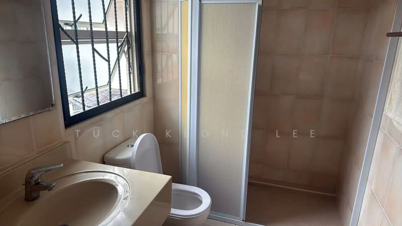 Siak Kew Ave, Siak Kew Ave, Room Rental, 200 sqft, Semi-Detached House For Rent, by Tuck Keong Lee, 500205407 - Bathroom - PropertyGuru.com.sg