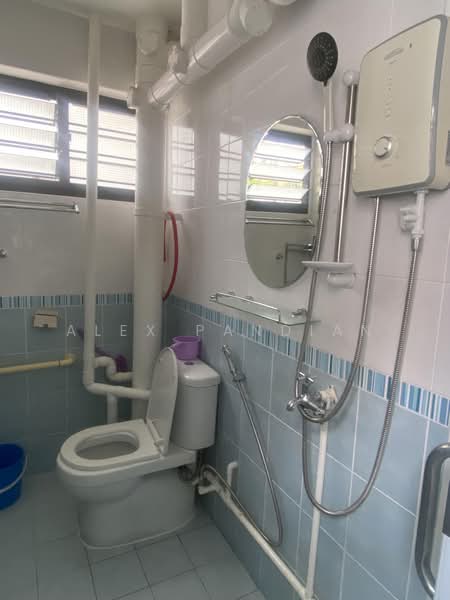 684 Hougang Avenue 8, 684 Hougang Avenue 8, Room Rental, 80 sqft, HDB Flat For Rent, by Alex Pandian, 500205411 - Bathroom - PropertyGuru.com.sg