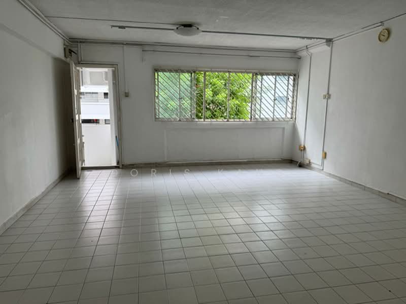 132 Yishun Street 11, 132 Yishun Street 11, 3 Bedrooms, 1,129 sqft, HDB Flat For Sale, by Doris Kang, 500205422 - Living Room - PropertyGuru.com.sg