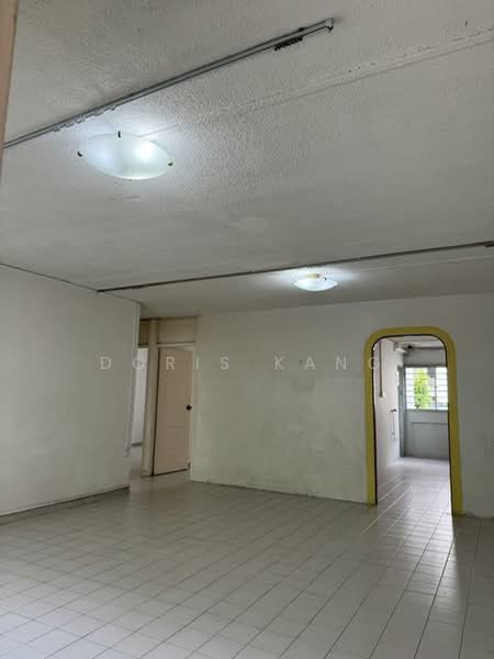 132 Yishun Street 11, 132 Yishun Street 11, 3 Bedrooms, 1,129 sqft, HDB Flat For Sale, by Doris Kang, 500205422 - Living Room - PropertyGuru.com.sg