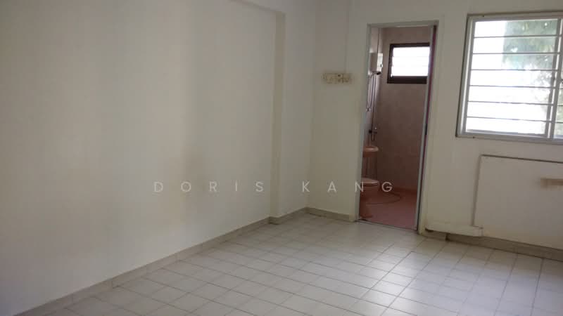 132 Yishun Street 11, 132 Yishun Street 11, 3 Bedrooms, 1,129 sqft, HDB Flat For Sale, by Doris Kang, 500205422 - Bathroom - PropertyGuru.com.sg