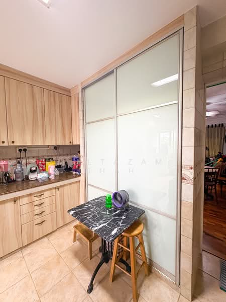 745 Woodlands Circle, 745 Woodlands Circle, 3 Bedrooms, 1,108 sqft, HDB Flat For Sale, by Multazam Shah, 500205427 - Kitchen - PropertyGuru.com.sg