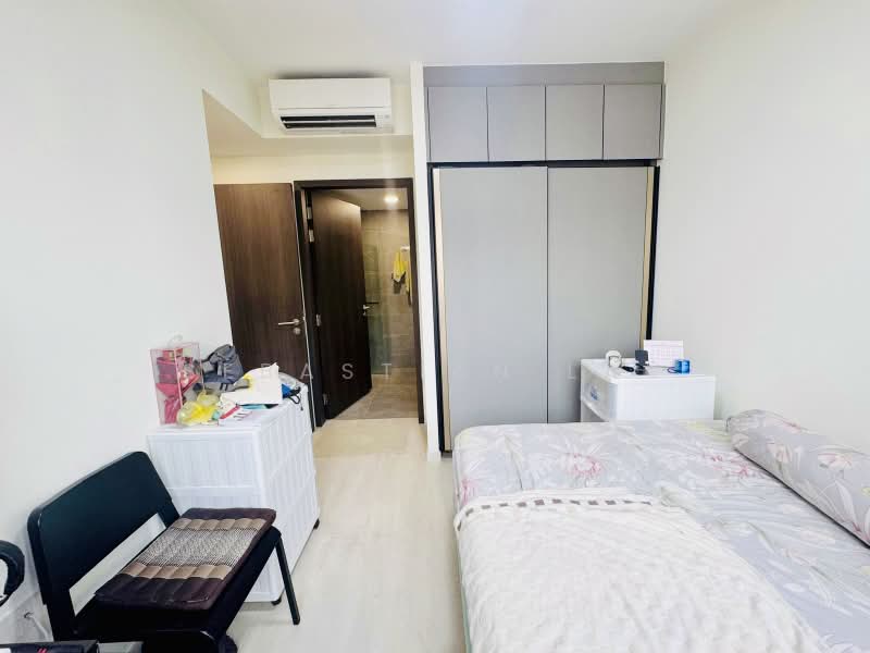 Riverfront Residences, 43 Hougang Avenue 7, 2 Bedrooms, 721 sqft, Condominium For Rent, by Sebastian Lau, 500205428 - Bedroom - PropertyGuru.com.sg