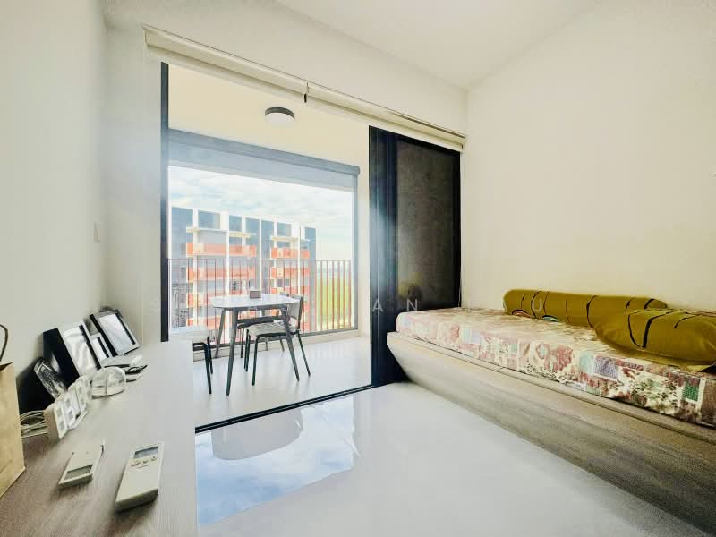 Riverfront Residences, 43 Hougang Avenue 7, 2 Bedrooms, 721 sqft, Condominium For Rent, by Sebastian Lau, 500205428 - Bedroom - PropertyGuru.com.sg